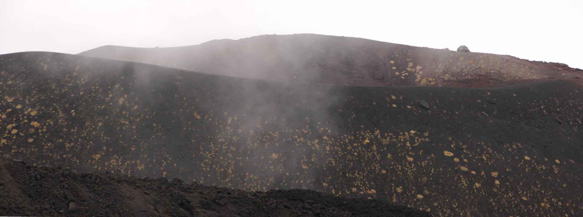 67 - Italia - Sicilia - volcan Etna - crater apagado